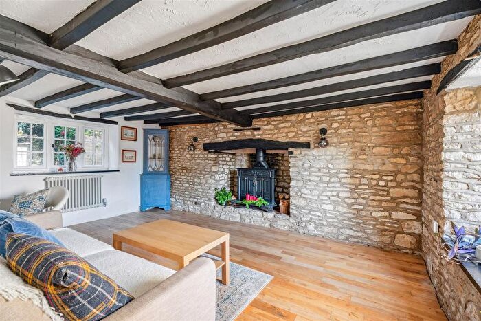 2 Bedroom Cottage For Sale In High Street, Stoke Goldington, Bucks, MK16