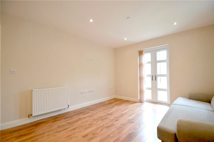 2 Bedroom Apartment To Rent In Grenaby Road, Croydon, CR0