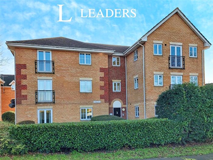 2 Bedroom Flat To Rent In Browning Drive, Wickford, Essex, SS12