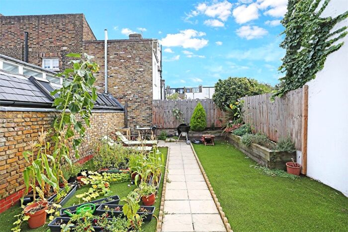 2 Bedroom Flat To Rent In Dalling Road, Brackenbury Village, Hammersmith, W6