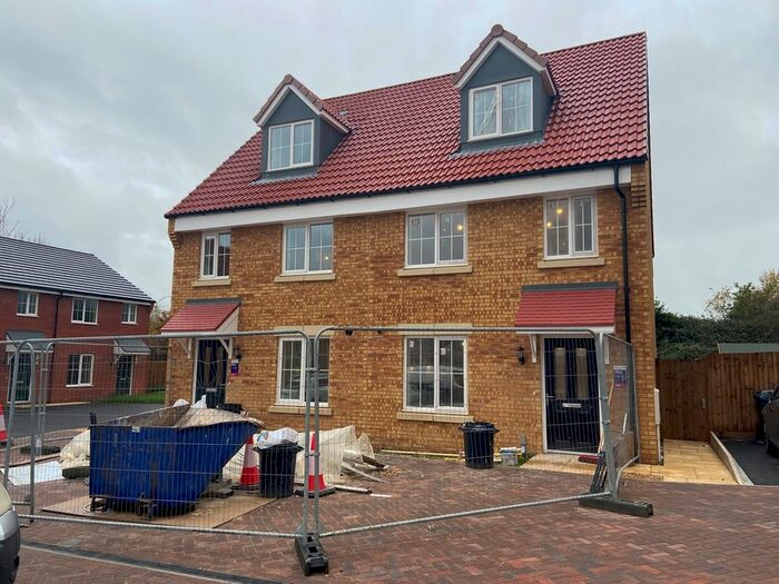 3 Bedroom Semi-Detached House To Rent In Spa Chase Road, Bourne, PE10