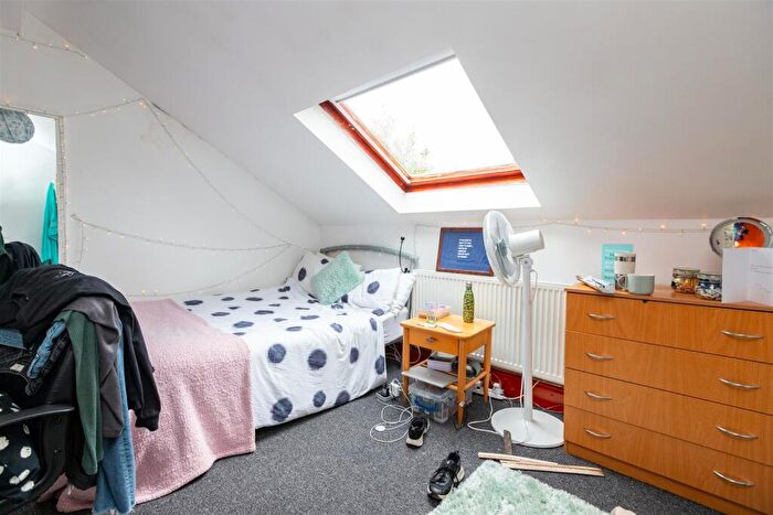6 Bedroom House To Rent In Luton Road, Birmingham, B29