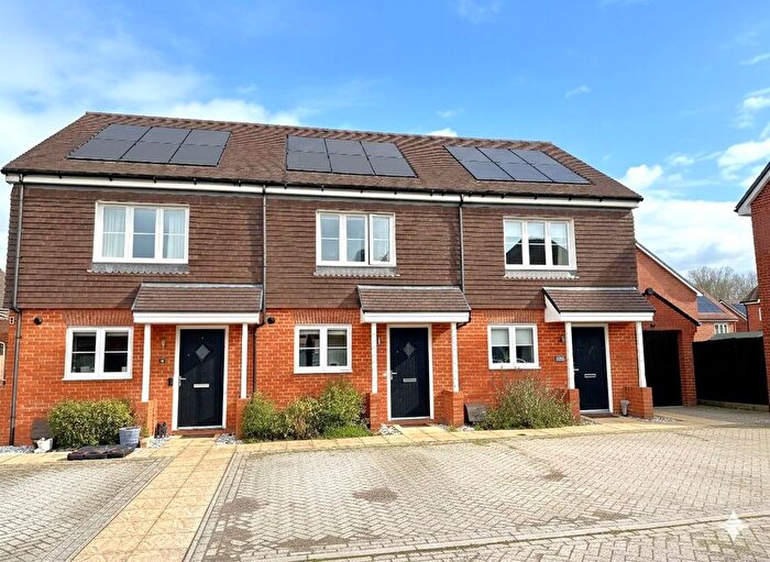 2 Bedroom Terraced House For Sale In Foxglove Close, Curbridge, Southampton, SO30