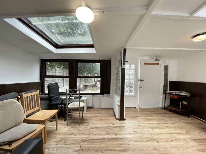 2 Bedroom Apartment To Rent In Wightman Road, London, N4