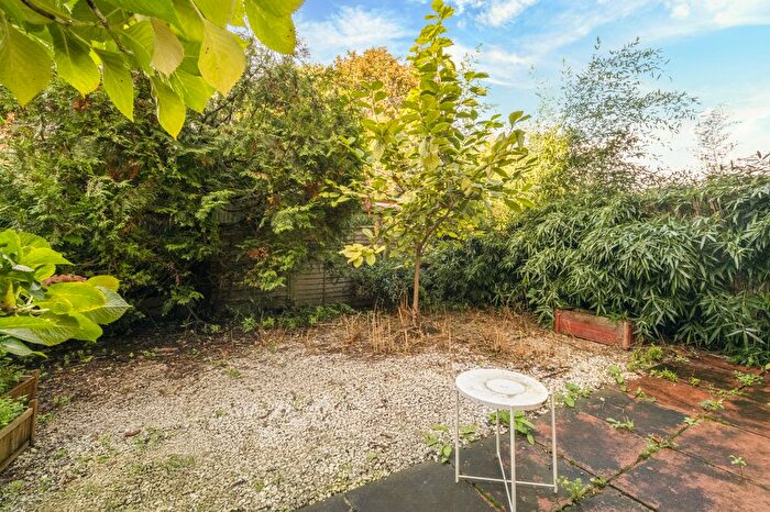 2 Bedroom Flat For Sale In East Dulwich Grove, East Dulwich, SE22