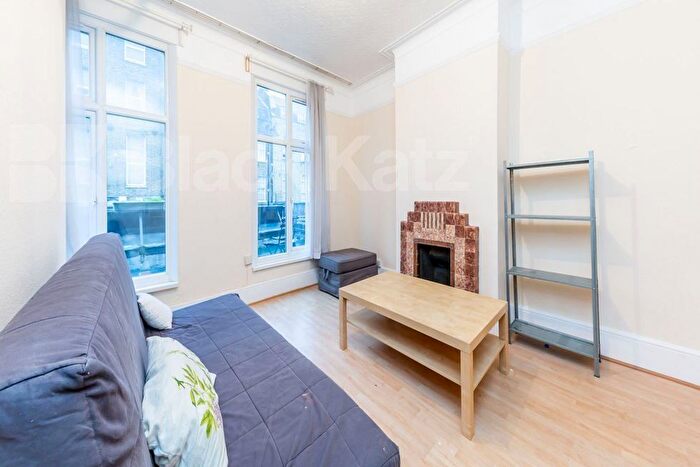3 Bedroom Flat To Rent In Chapel Market, Angel, N1