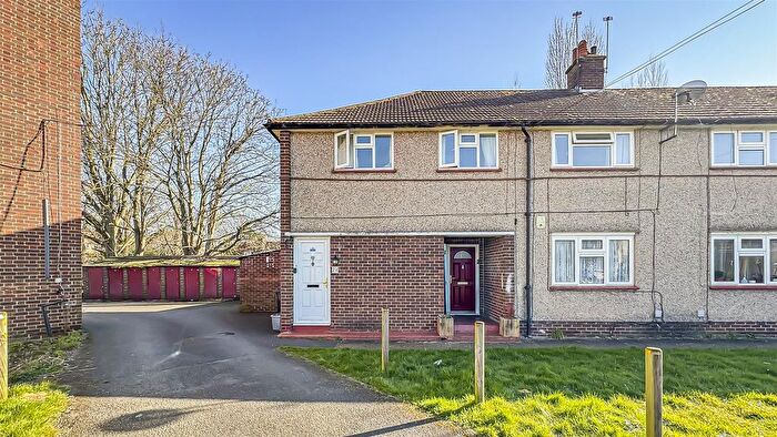 2 Bedroom Maisonette For Sale In Church Street, Chalvey, Slough, SL1