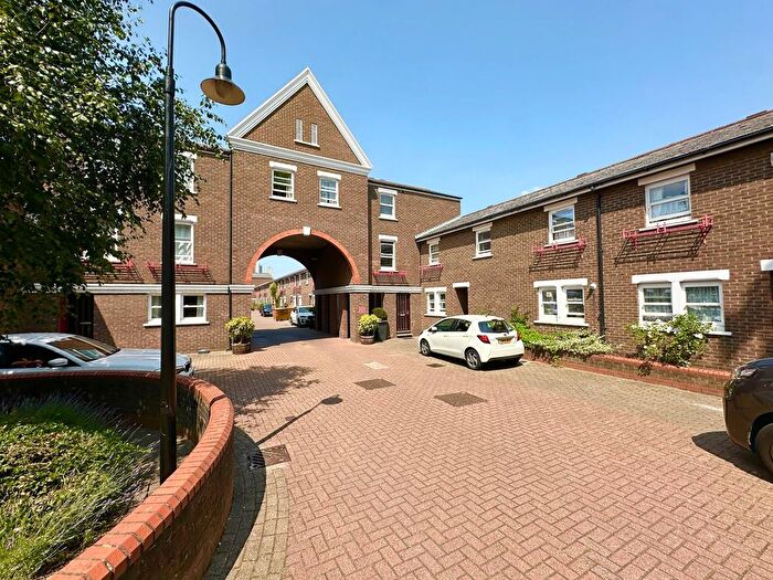5 Bedroom Property To Rent In Lockesfield Place, Canary Wharf, London, E14