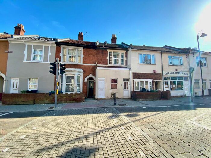2 Bedroom Flat To Rent In Fawcett Road, Southsea, PO4