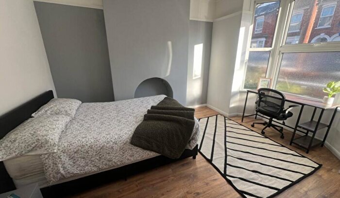 5 Bedroom Terraced House To Rent In Avondale St // Bed // Sept, LN2