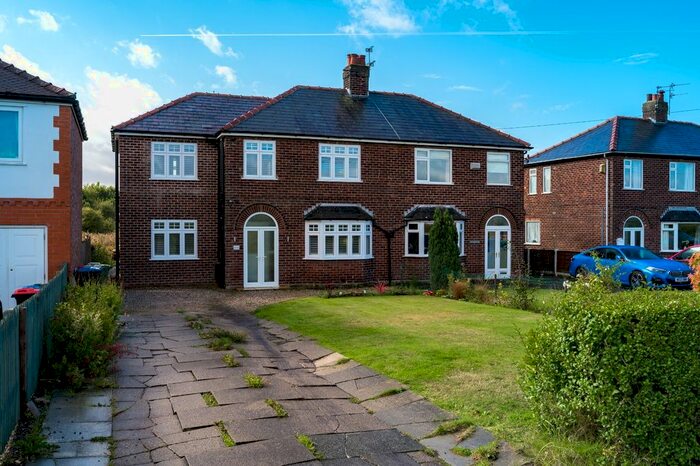 3 Bedroom Semi-Detached House For Sale In Northwich Road, Dutton, Warrington, Cheshire, WA4