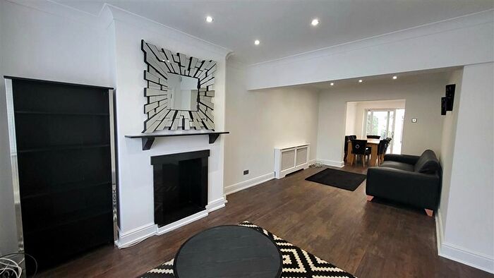 4 Bedroom Property To Rent In Tysoe Avenue, Enfield, EN3