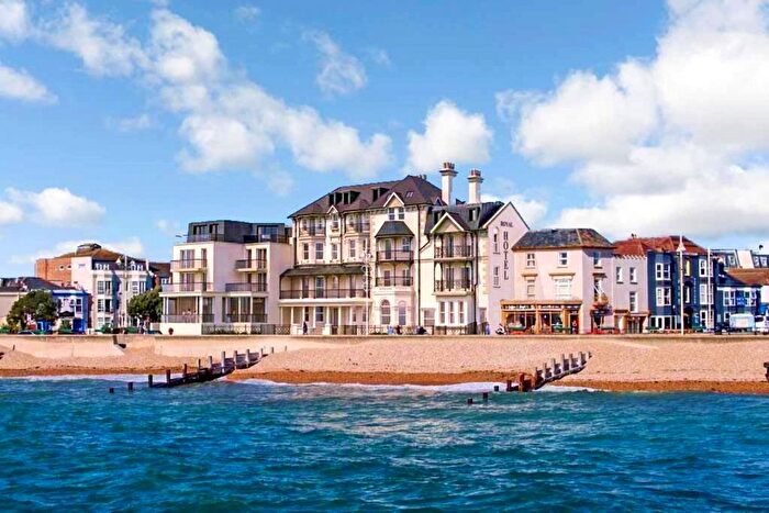 2 Bedroom Flat For Sale In East Lodge The Esplanade, Bognor Regis, West Sussex, PO21