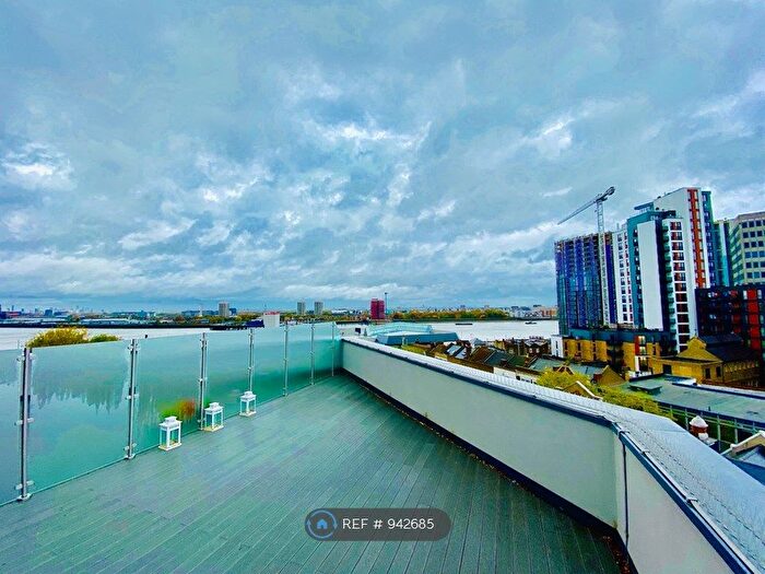 2 Bedroom Flat To Rent In Powis Street, London, SE18