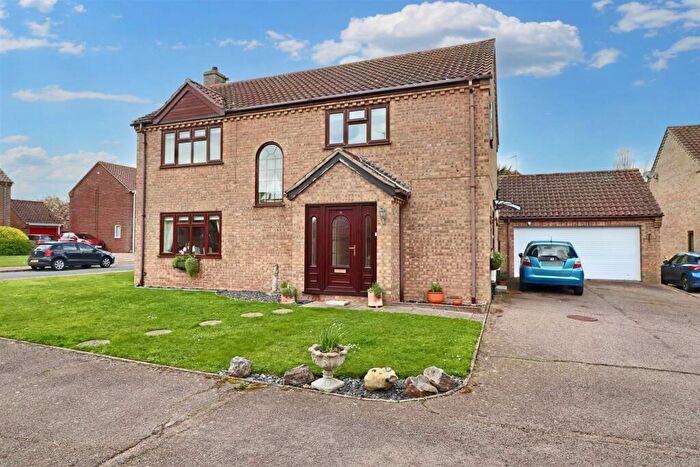 4 Bedroom Detached House For Sale In Sea View Rise, Hopton, Great Yarmouth, NR31