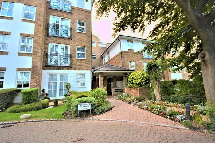 1 Bedroom Flat To Rent In Oakleigh Park North, London, N20
