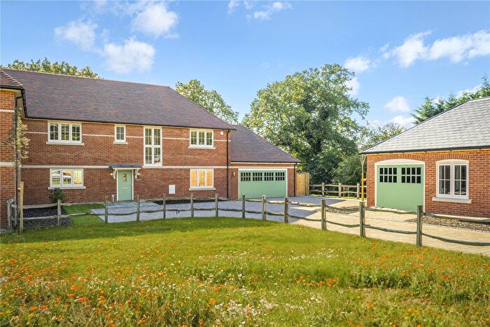 4 Bedroom Semi-Detached House For Sale In Moatenden, Vauxhall Lane, Southborough, Tunbridge Wells, Kent, TN4