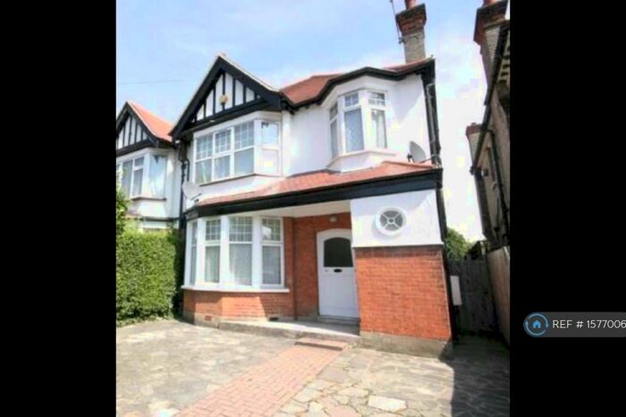4 Bedroom Maisonette To Rent In East End Road, London, N3
