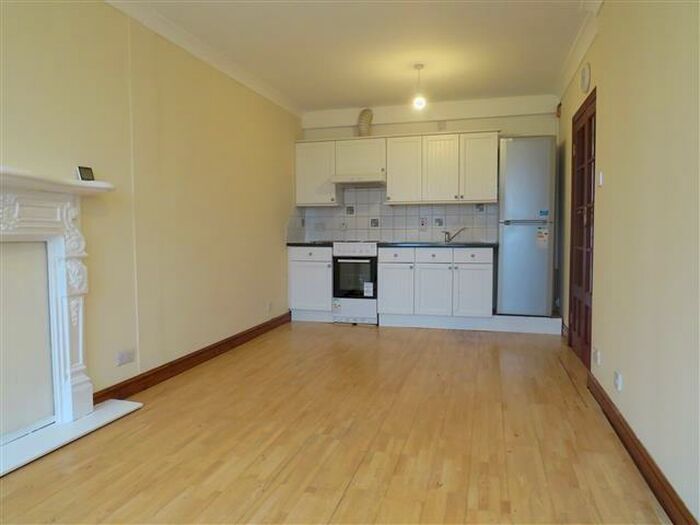 2 Bedroom Apartment To Rent In The Boulevard, Crawley, RH10
