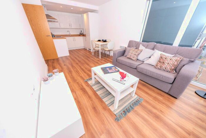 2 Bedroom Flat To Rent In The Gateway, Trafford Road, M5