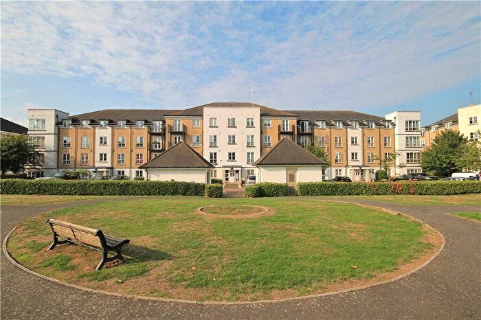 2 Bedroom Apartment For Sale In Tudor Way, Knaphill, Woking, Surrey, GU21