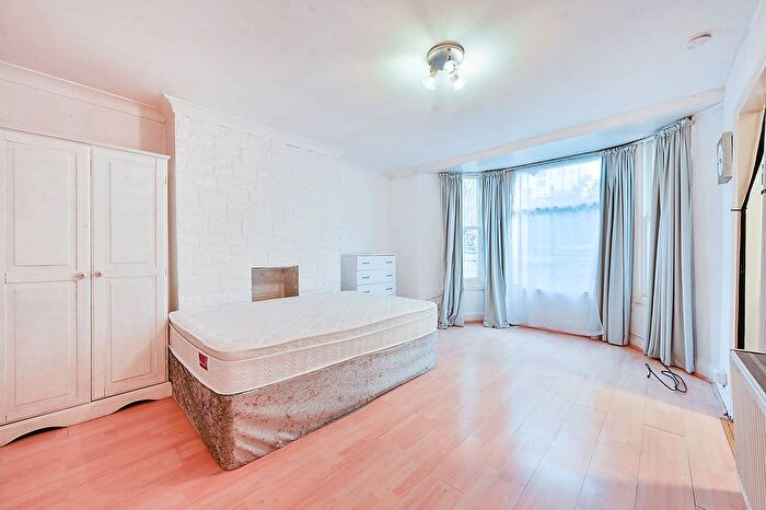 Studio For Sale In Windsor Road, Ealing Broadway, Ealing, W5