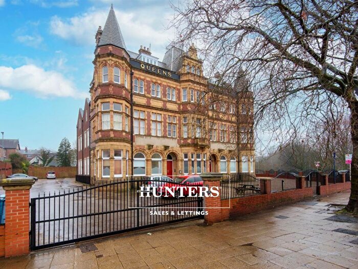 2 Bedroom Flat To Rent In Queens Hotel Apartments, Front Street, Pontefract, West Yorkshire, WF8