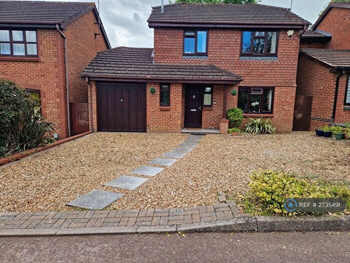 3 Bedroom Detached House To Rent In Fleetham Gardens, Reading, RG6