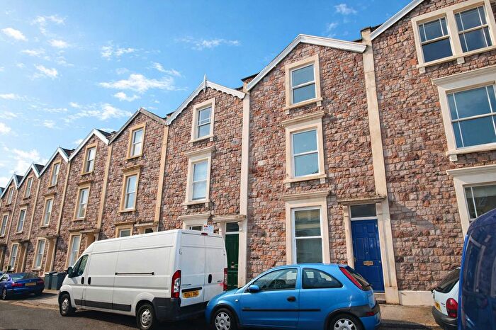 5 Bedroom Property To Rent In Southernhay Crescent, Bristol, BS8