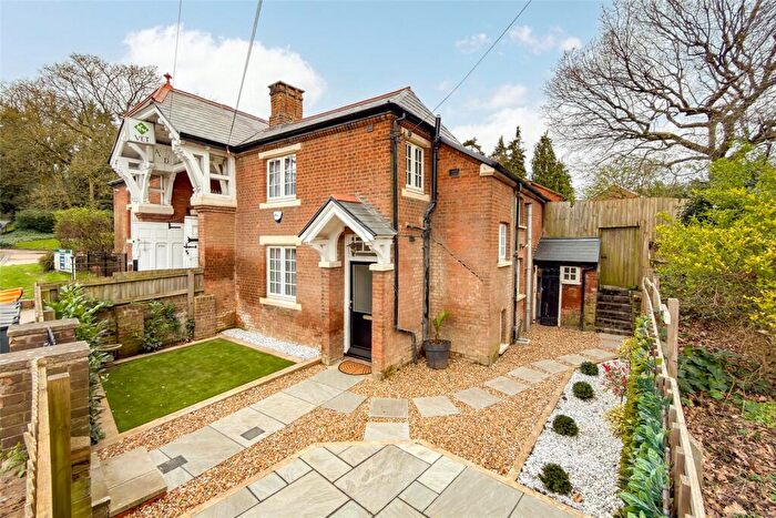 2 Bedroom Semi Detached House For Sale In St. Stephens Hill, St. Albans, Hertfordshire, AL1