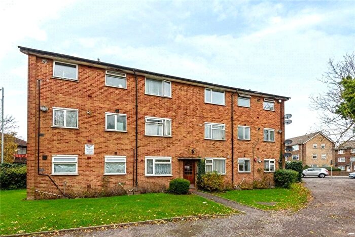 2 Bedroom Flat To Rent In Long Drive, South Ruislip, HA4