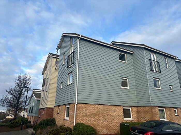 2 Bedroom Flat To Rent In Follager Road, Rugby, CV21