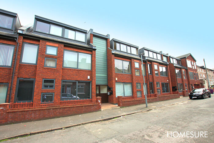2 Bedroom Flat To Rent In Heald Street, Garston, Liverpool, Merseyside, L19