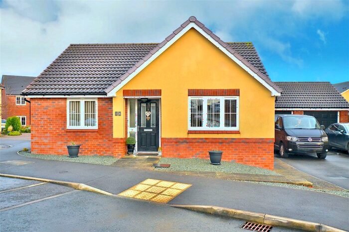 2 Bedroom Bungalow For Sale In Stewart Close, Evesham, WR11