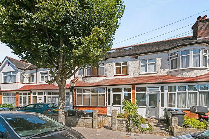 4 Bedroom Terraced House For Sale In Queenswood Avenue, Thornton Heath, CR7