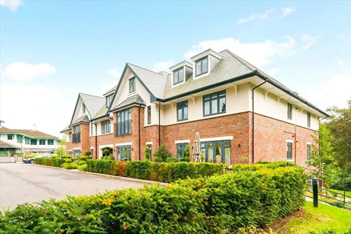 2 Bedroom Apartment For Sale In Kings Ridge, Golf Drive, Camberley, Surrey, GU15