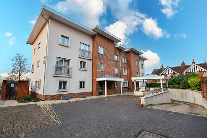 2 Bedroom Flat To Rent In Parkfield House, Guildford, GU1