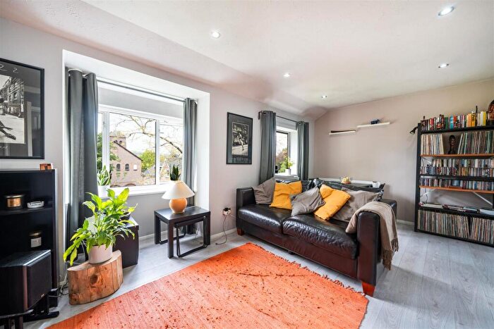 1 Bedroom Flat To Rent In Kingsmeade Court, SE25