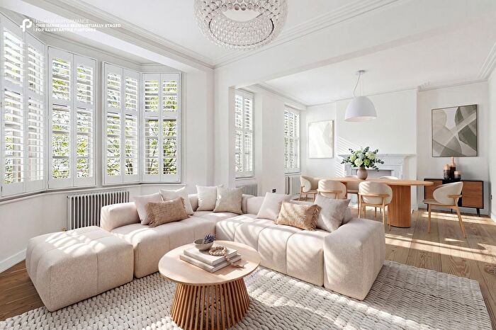 4 Bedroom Flat To Rent In Old Brompton Road, Earls Court, SW5