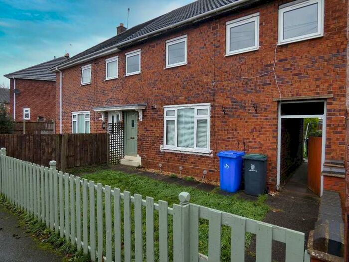 3 Bedroom Town House To Rent In Witney Walk, Stoke On Trent, Staffordshire, ST3