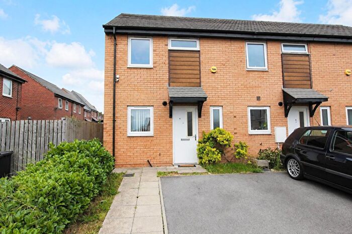 2 Bedroom Semi-Detached House To Rent In Parkside Court Seacroft, Leeds, LS14