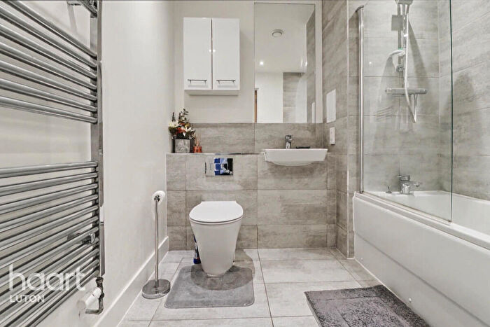 1 Bedroom Flat For Sale In Stirling Drive, Luton, LU2