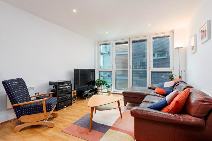 2 Bedroom Apartment For Sale In Halcyon Wharf, Wapping High Street, London, E1W