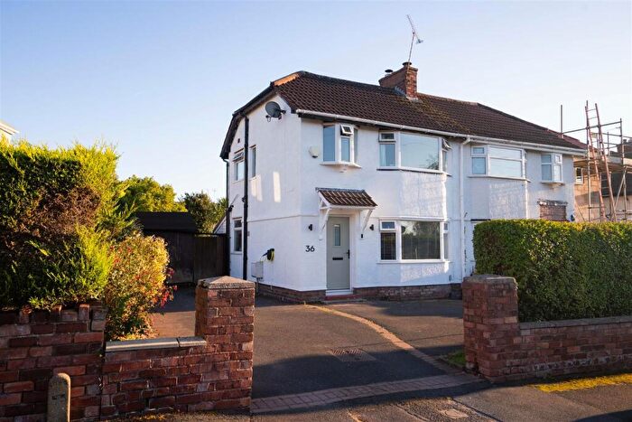 3 Bedroom Semi-Detached House For Sale In Talbot Avenue, Little Neston, CH64