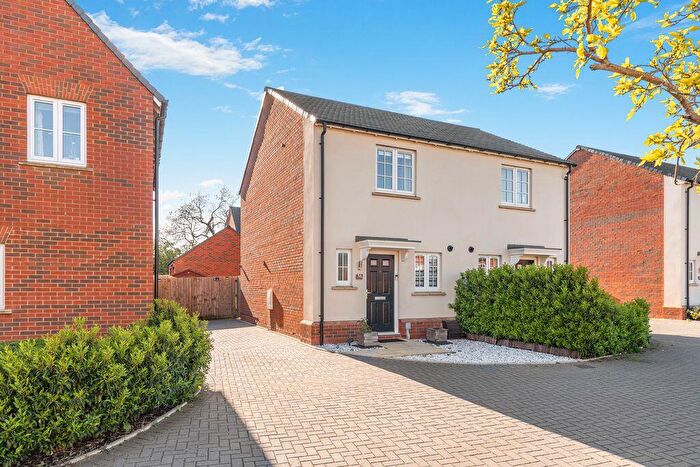 2 Bedroom Semi-Detached House For Sale In Thenford Way, Banbury, OX16