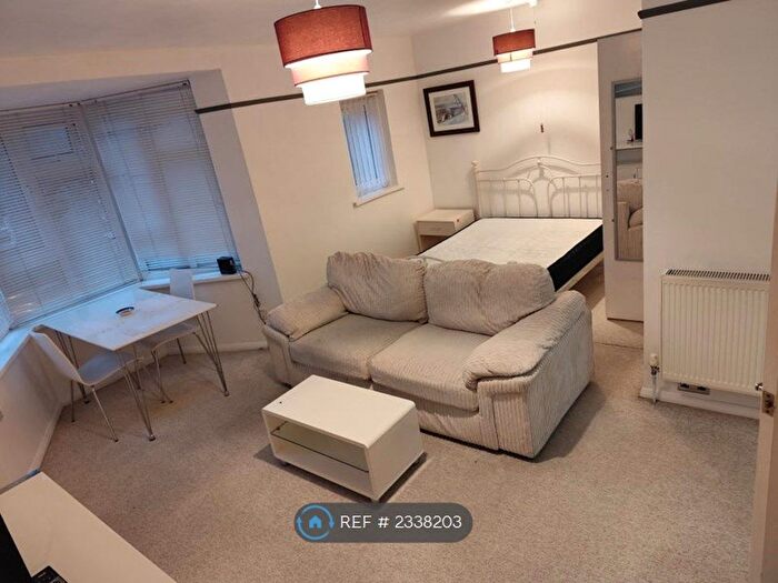 Studio To Rent In St. James's Road, Southsea, PO5