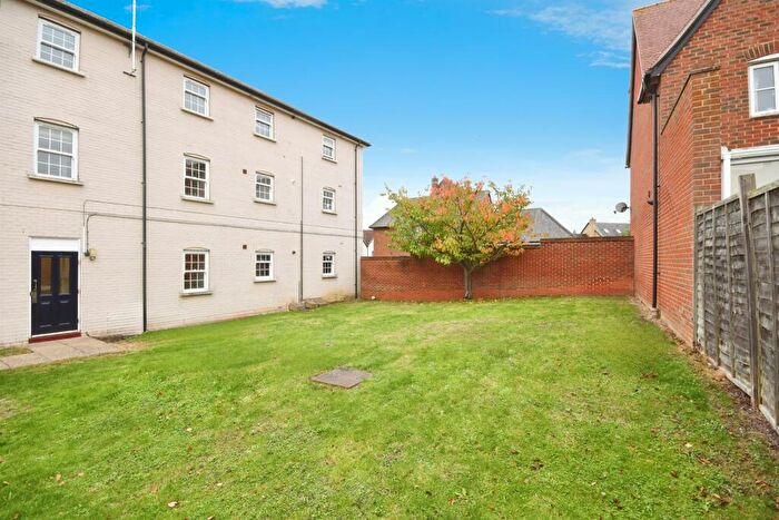 2 Bedroom Flat For Sale In Abell Way, Chelmer Village, Chelmsford, CM2