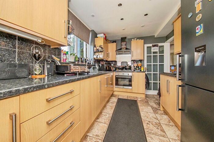 3 Bedroom Semi-detached House For Sale In Colchester Road, Ipswich, IP4