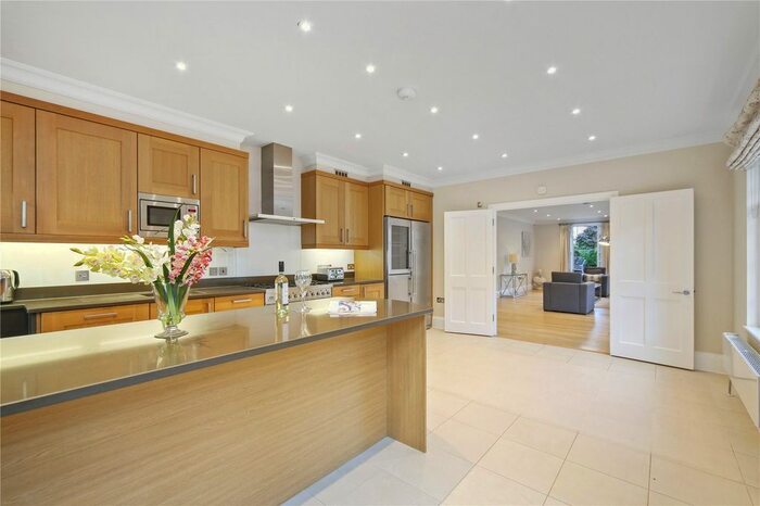 4 Bedroom Flat To Rent In Hornton Court West, Campden Hill Road, Kensington, W8
