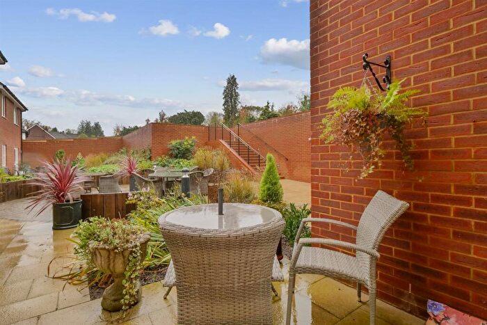 1 Bedroom Retirement Property For Sale In Outwood Lane, Chipstead, Coulsdon, CR5